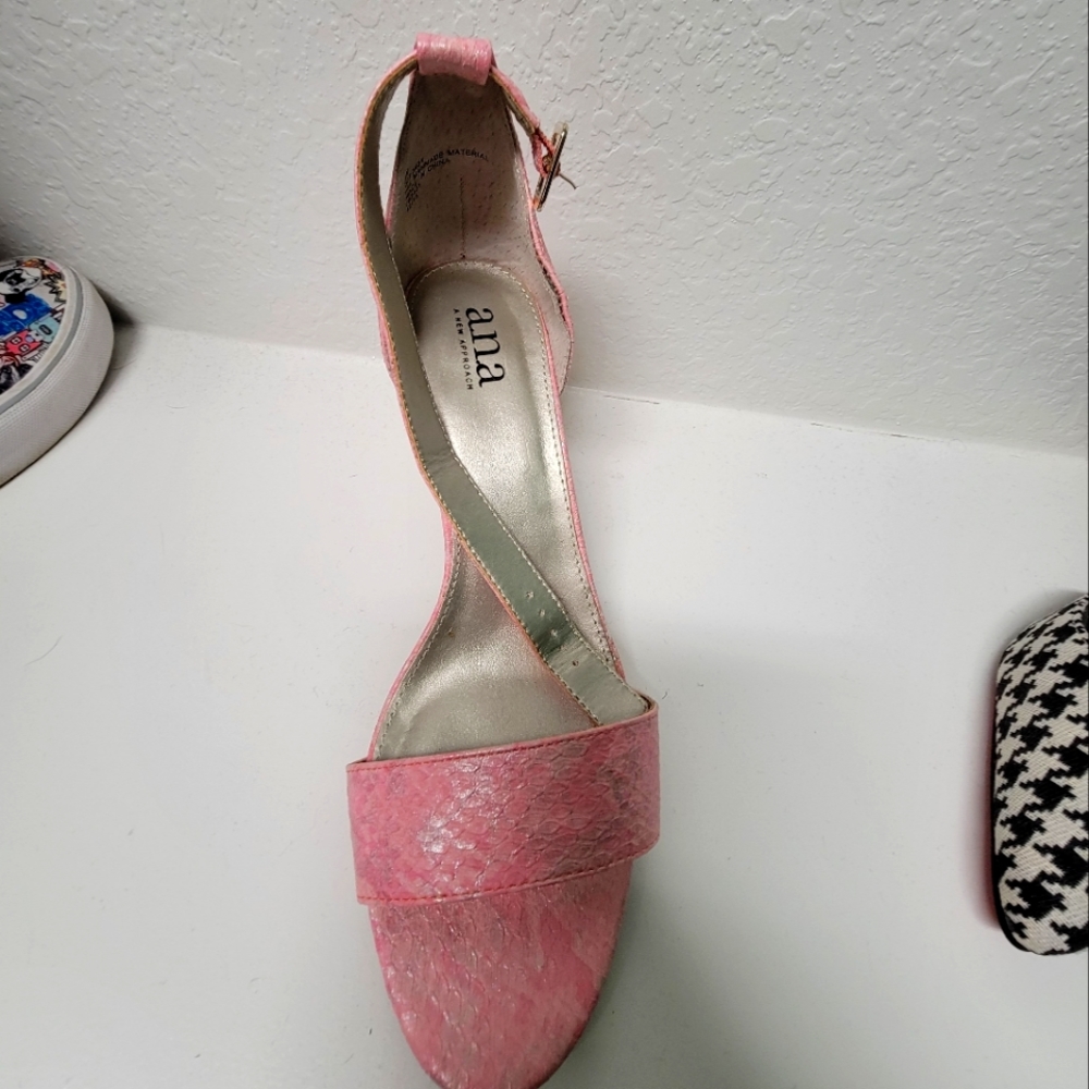 Pink heels
